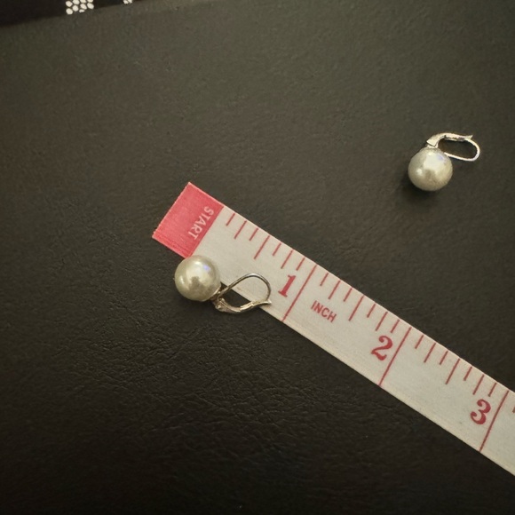 Beautiful Gray Pearl Earrings and Necklace set - Picture 6 of 7